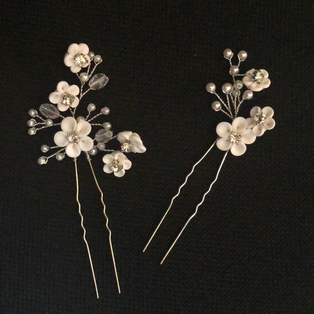 🛍️ Floral Hair Pieces